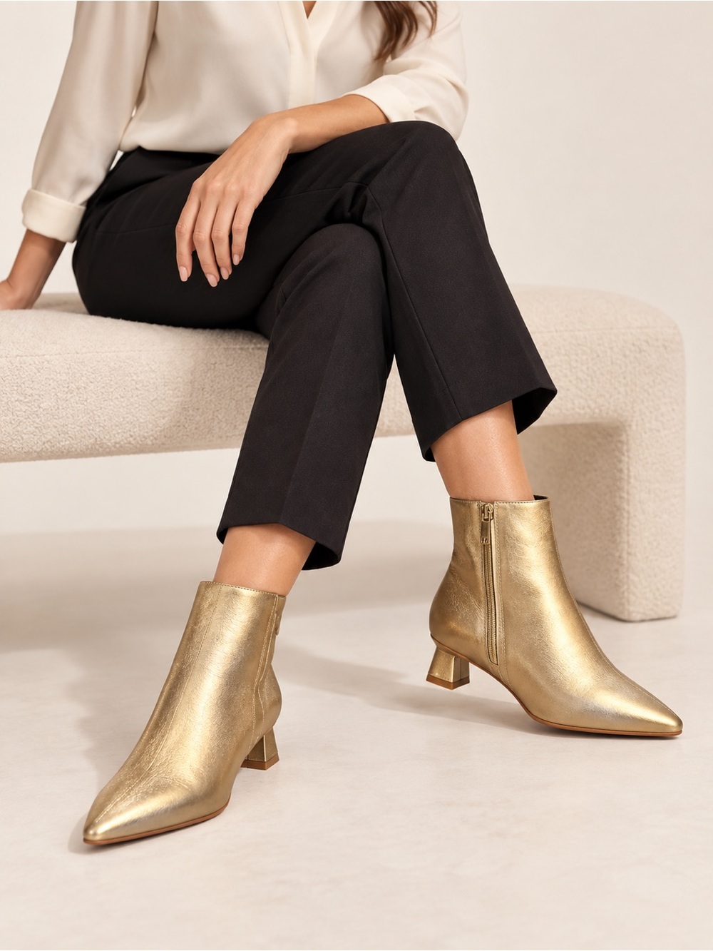Naturalizer Deesha Metallic Gold Ankle Booties Size 7.5M NIB